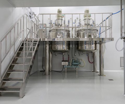 equipamento-de-sala-limpa-de-imagem-de-planta-e-maquinas-de-aco-inoxidavel (4) (1)